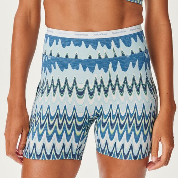 Outdoor Voices TechSweat 5" Thrive Shorts in Polar Helios - Picture 1 of 7